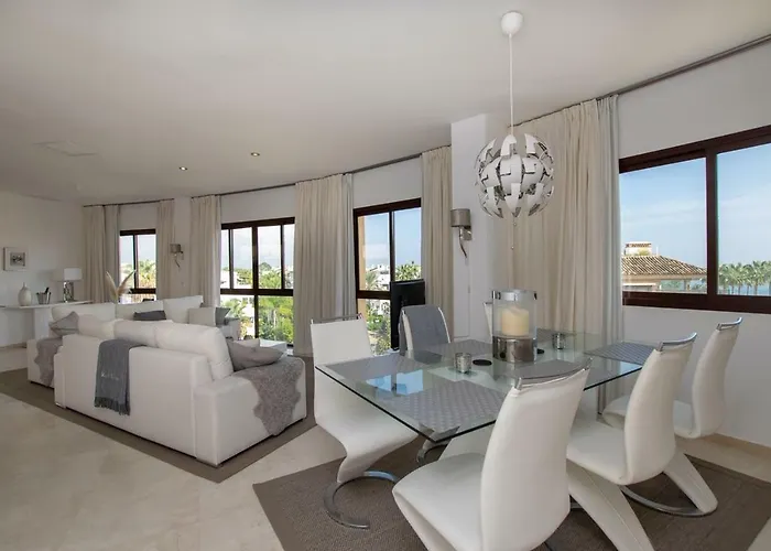 Bellavista Marbella - Stunning Beachside Luxury Penthouse شقة